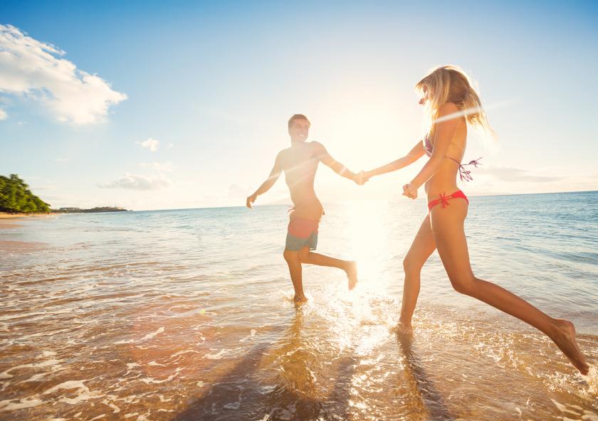 Couple plage sagone