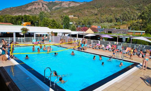 Animation piscine camping corse